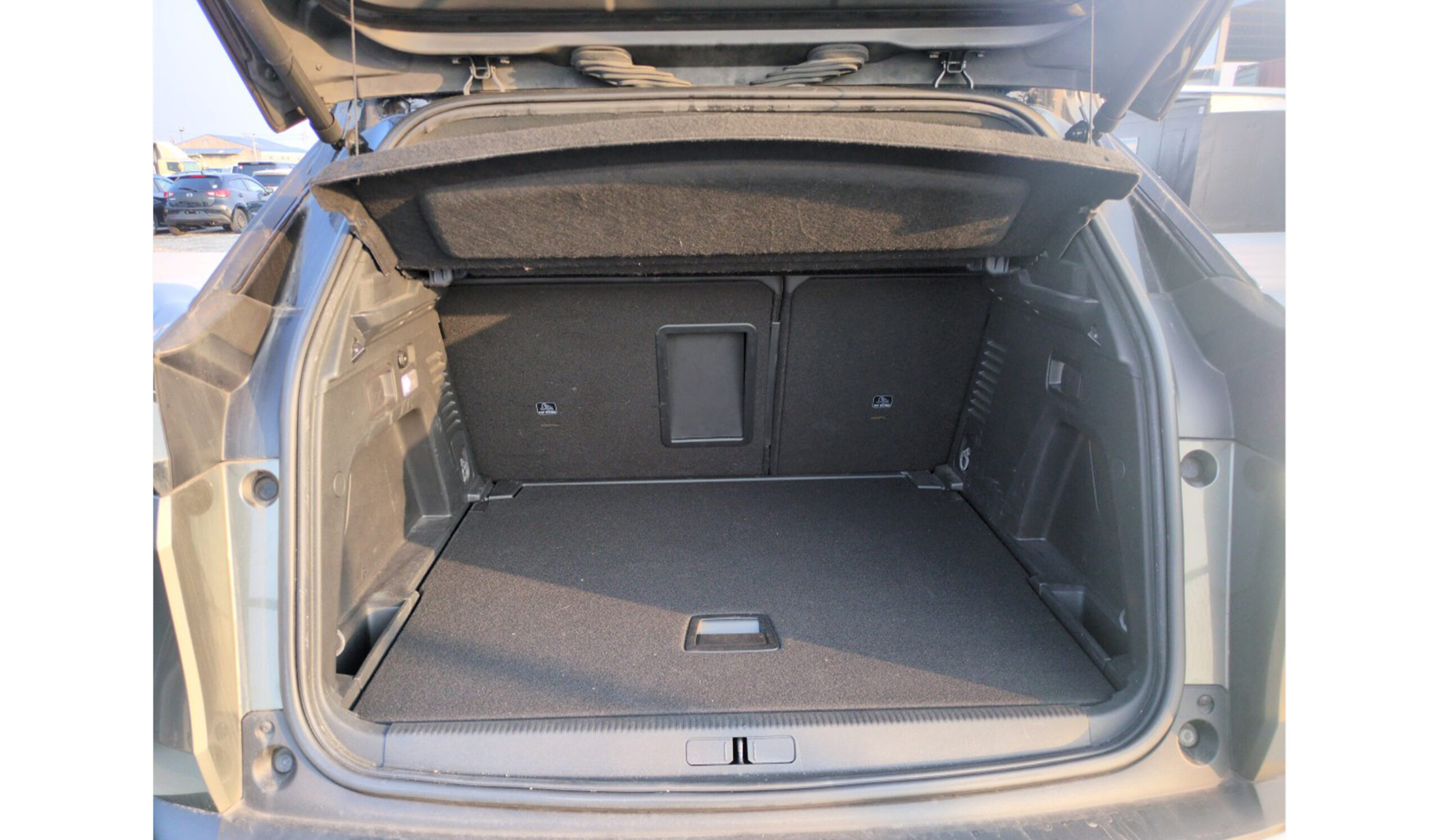 2019 Peugeot 3008 GT HDI image-8