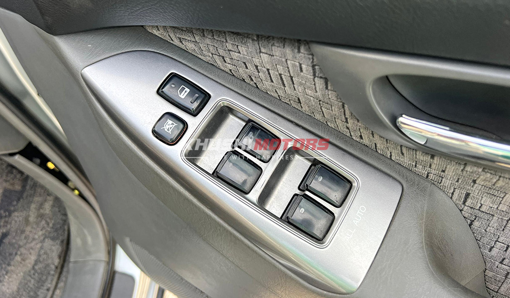 2004 Toyota Land Cruiser Prado image-12
