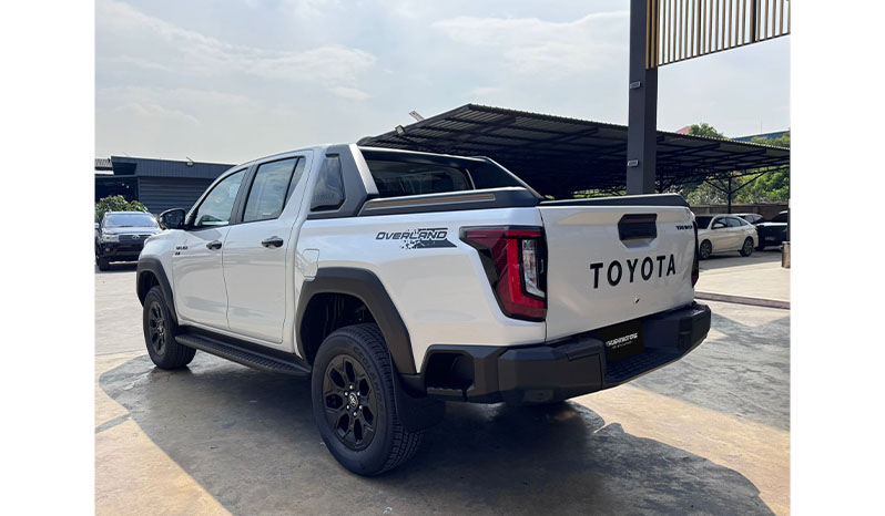 2025 Toyota Hilux image-7