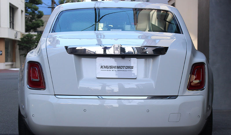 2019 Rolls Royce Phantom image-6