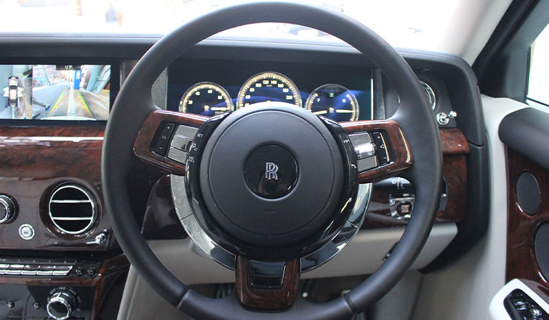 2019 Rolls Royce Phantom image-9