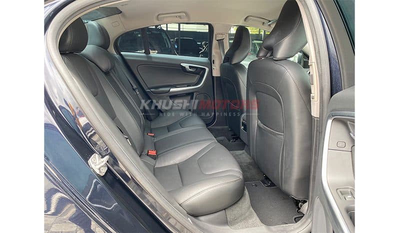 2016 Volvo S60 D4 image-12