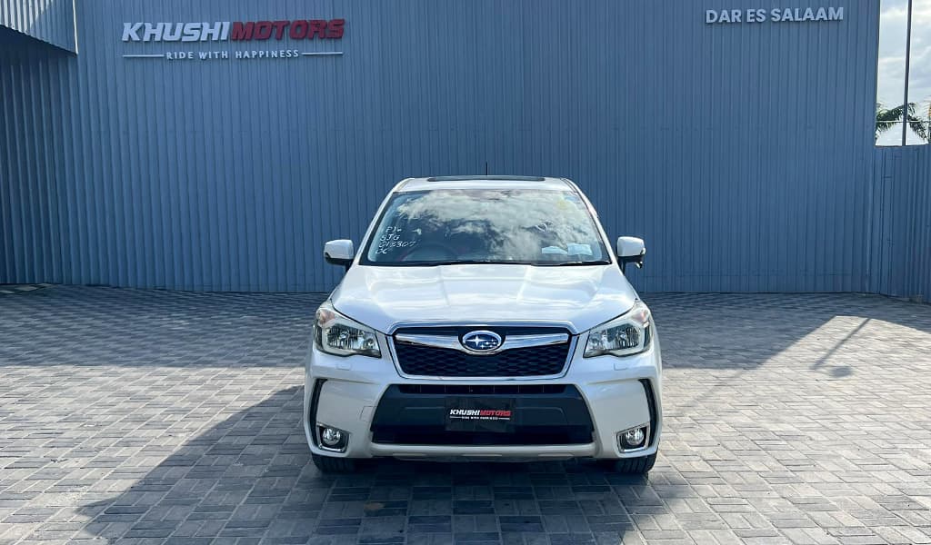 2013 Subaru Forester image-1