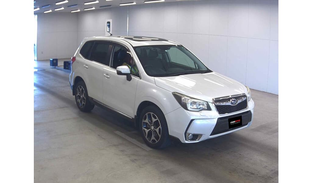 2013 Subaru Forester image-2