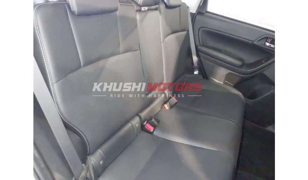 2013 Subaru Forester image-7