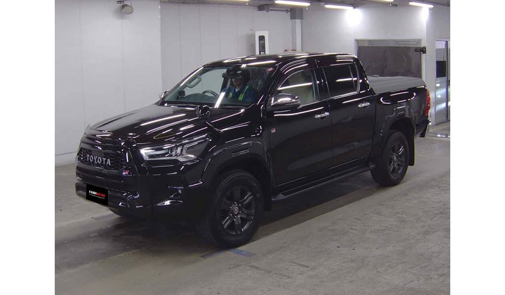 2021 Toyota Hilux image-3