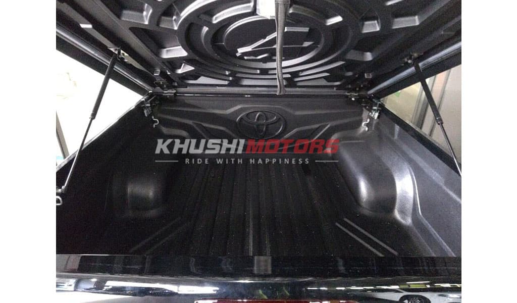 2021 Toyota Hilux image-7
