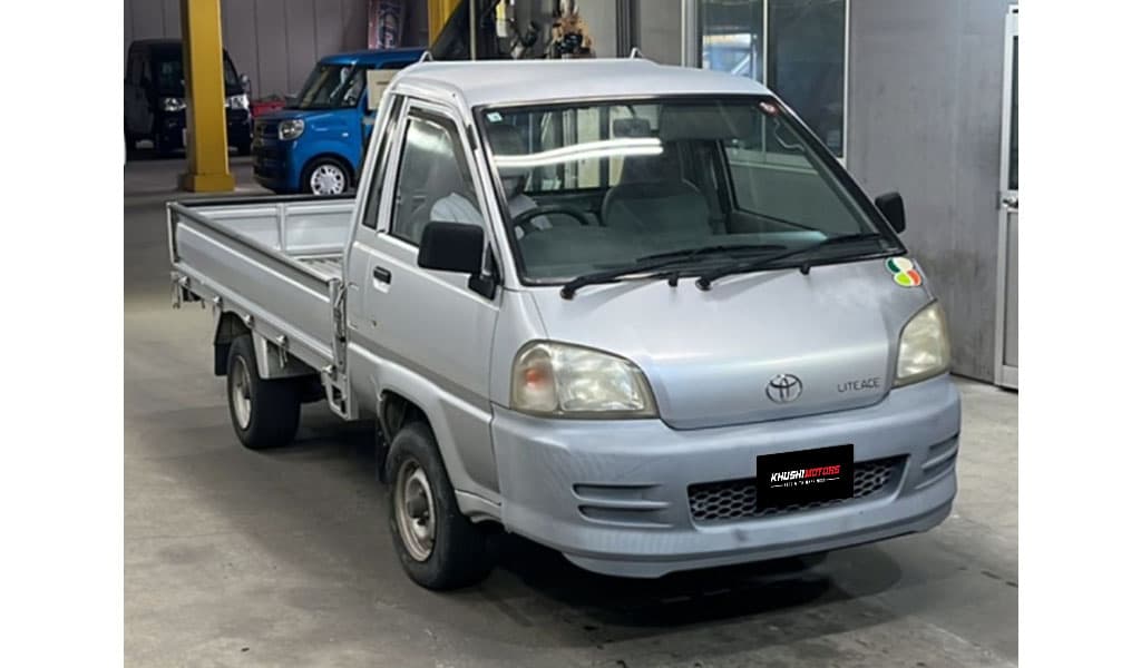 2004 Toyota Liteace image-1