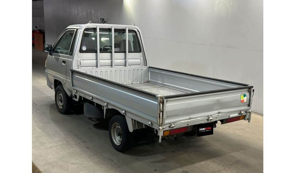 2004 Toyota Liteace image-3