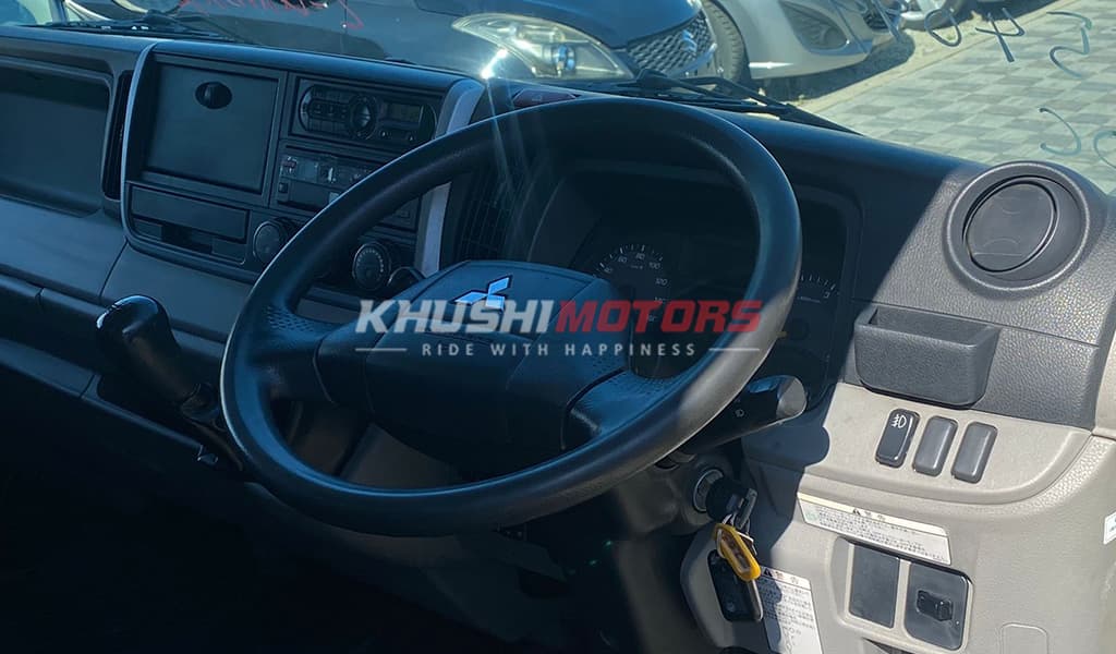 2017 Mitsubishi Fuso 2 Ton image-6