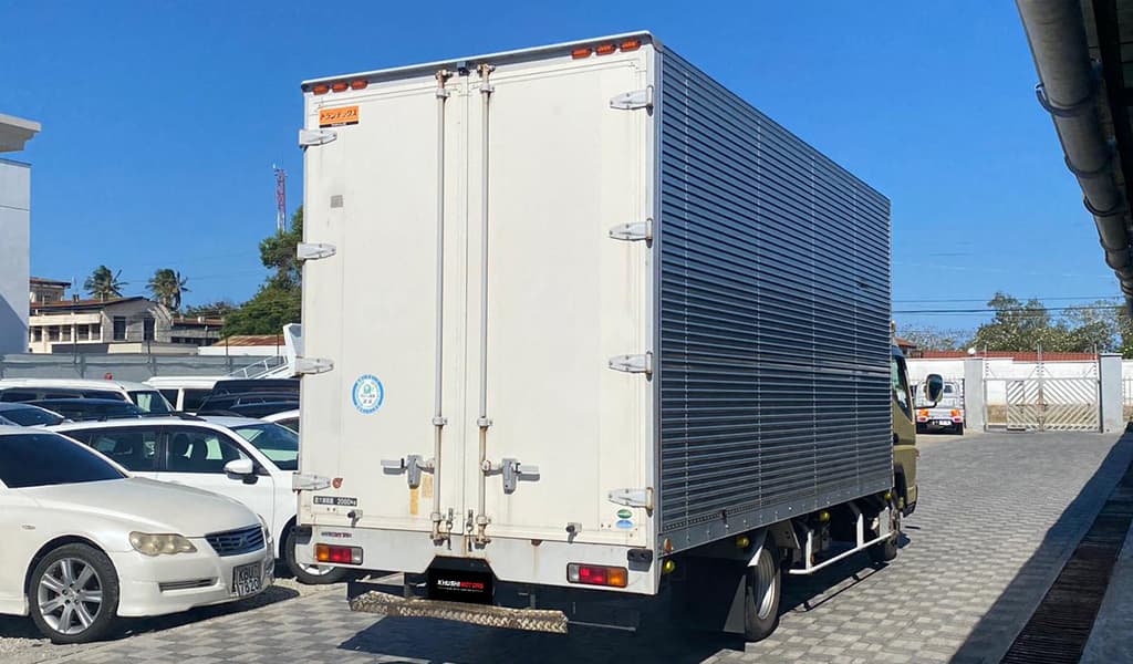 2017 Mitsubishi Fuso 2 Ton image-7
