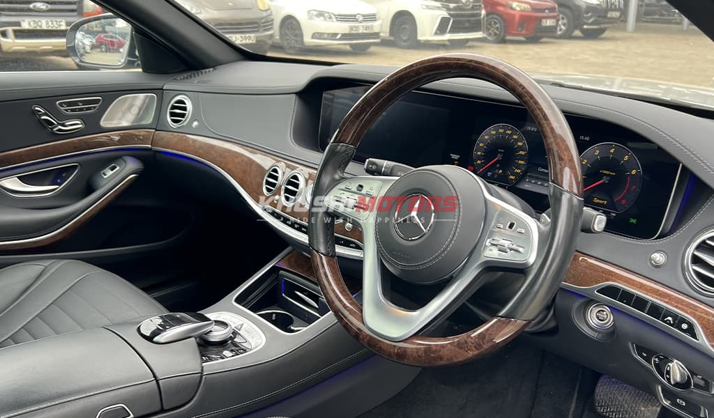 2017 Mercedes-Benz S-Class LWB S560 image-23