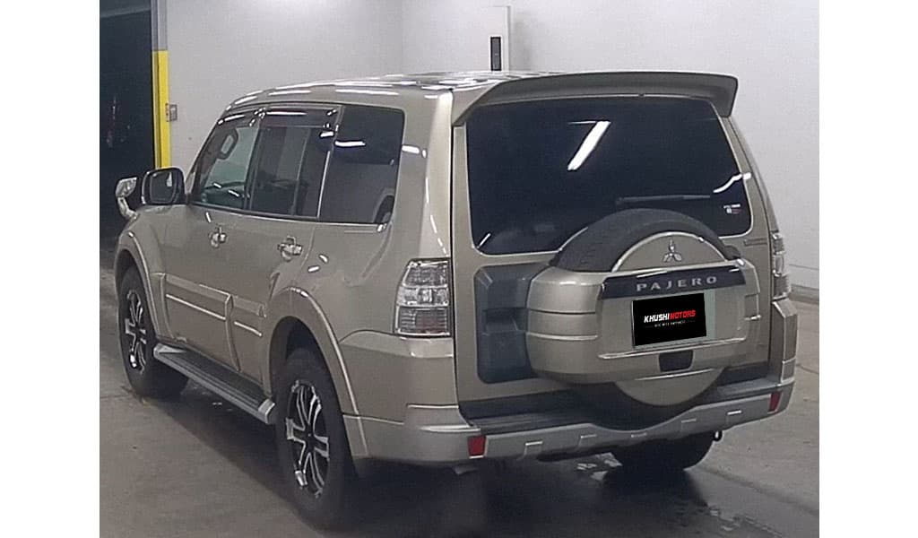 2006 Mitsubishi Pajero image-3