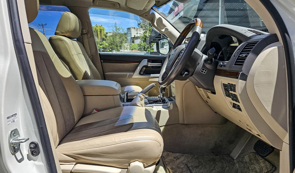 2018 Toyota Land Cruiser 200 AX image-13