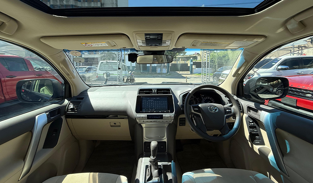 2018 Toyota Land Cruiser Prado TX image-9