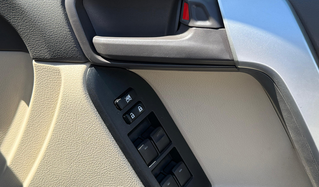2018 Toyota Land Cruiser Prado TX image-13