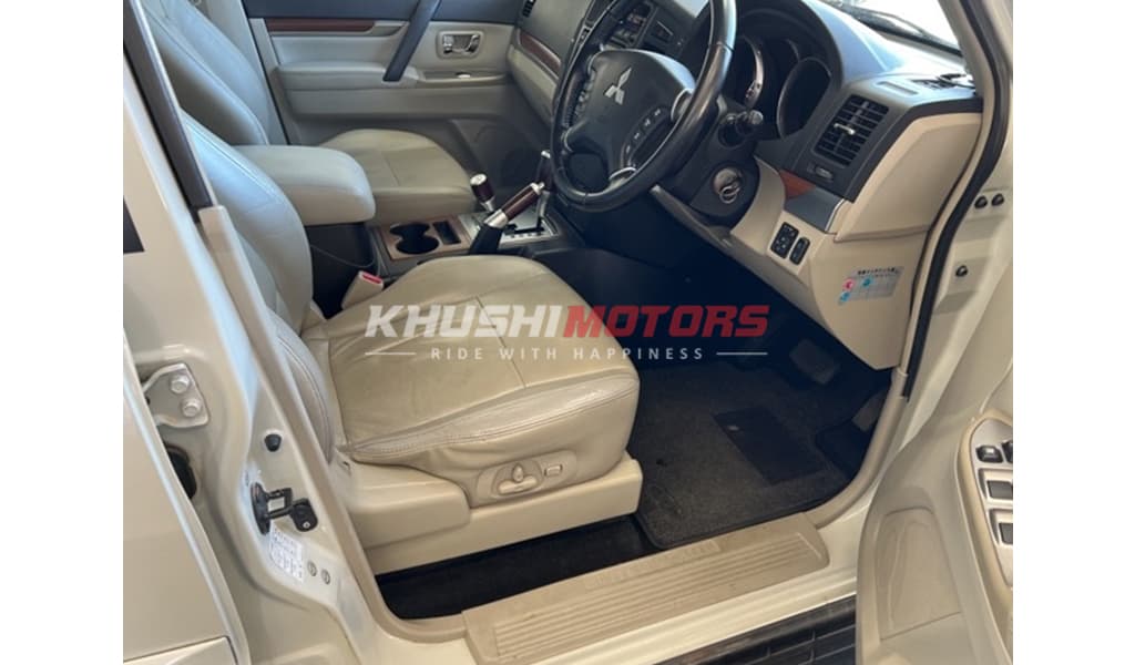 2008 Mitsubishi Pajero image-5
