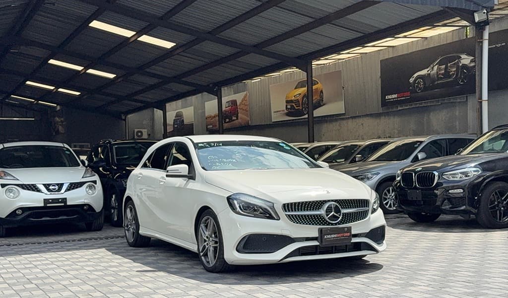 2018 Mercedes-Benz A-Class AMG Style A180 image-1