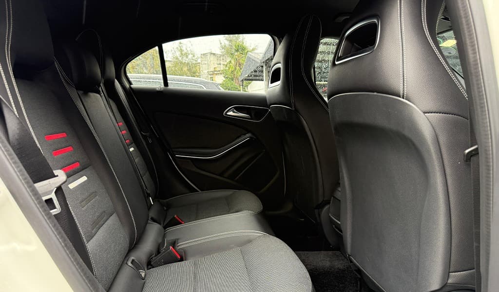 2018 Mercedes-Benz A-Class AMG Style A180 image-9