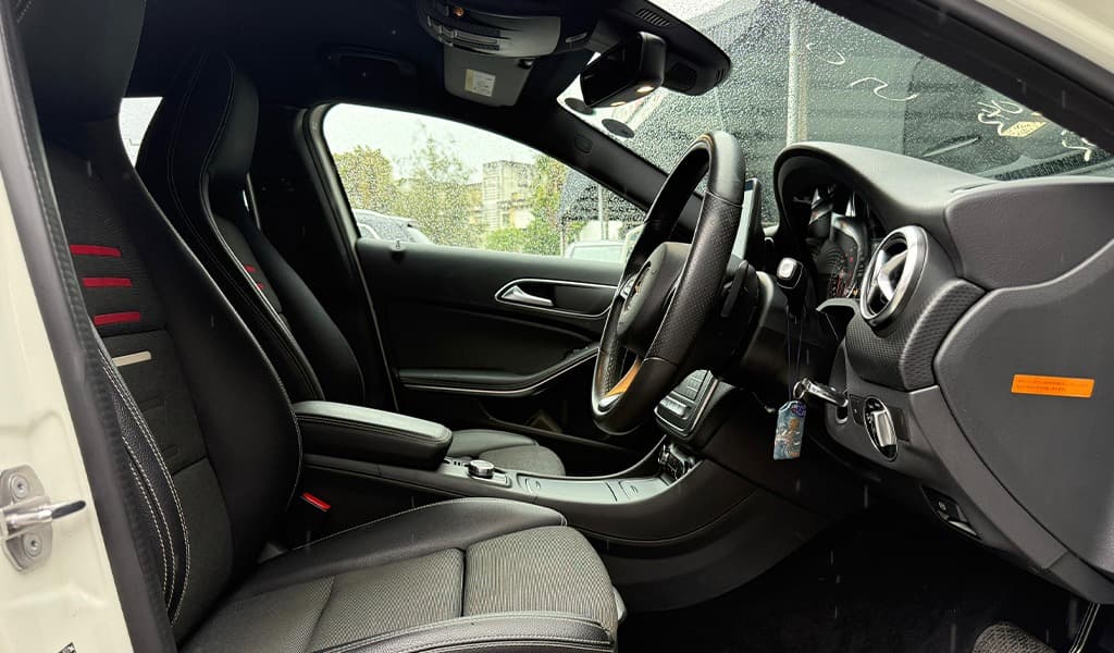 2018 Mercedes-Benz A-Class AMG Style A180 image-15