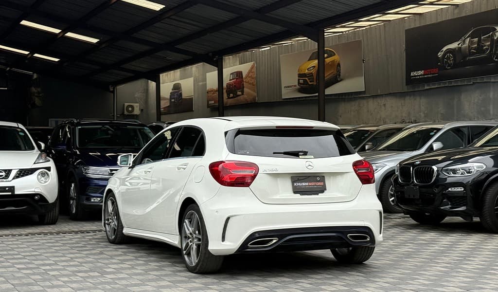 2018 Mercedes-Benz A-Class AMG Style A180 image-5