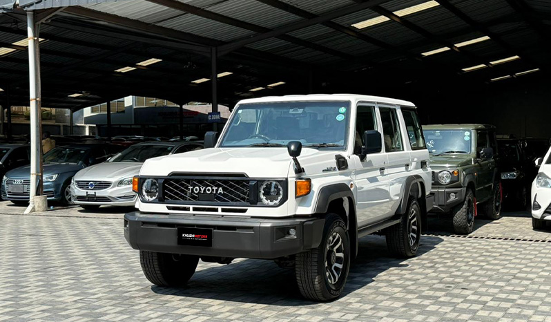 2023 Toyota Land Cruiser 76 AX image-10