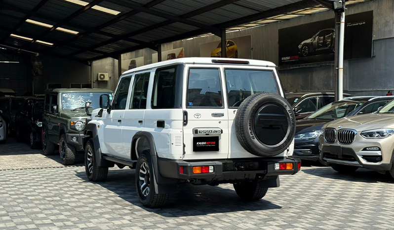 2023 Toyota Land Cruiser 76 AX image-11