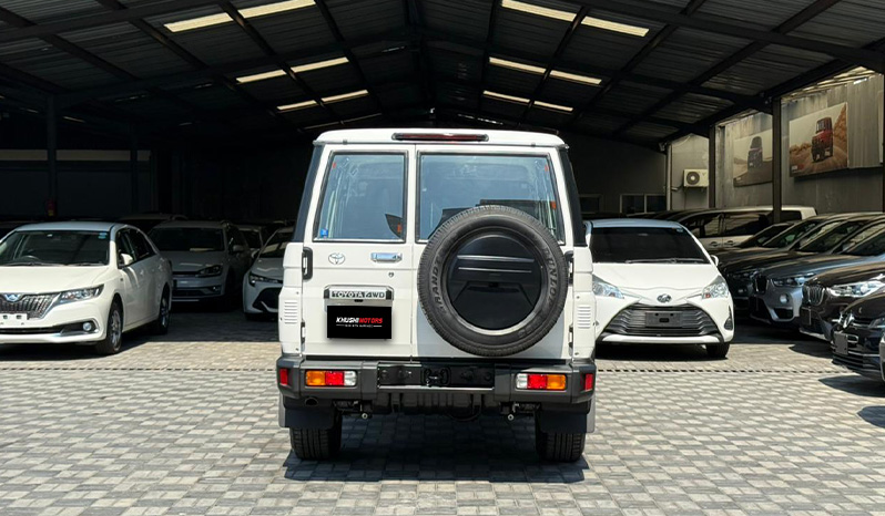 2023 Toyota Land Cruiser 76 AX image-12