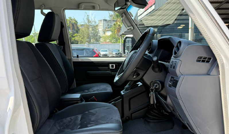 2023 Toyota Land Cruiser 76 AX image-14
