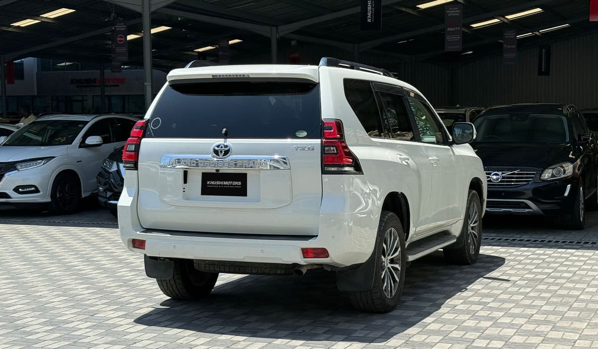 2018 Toyota Land Cruiser Prado TZ-G image-4