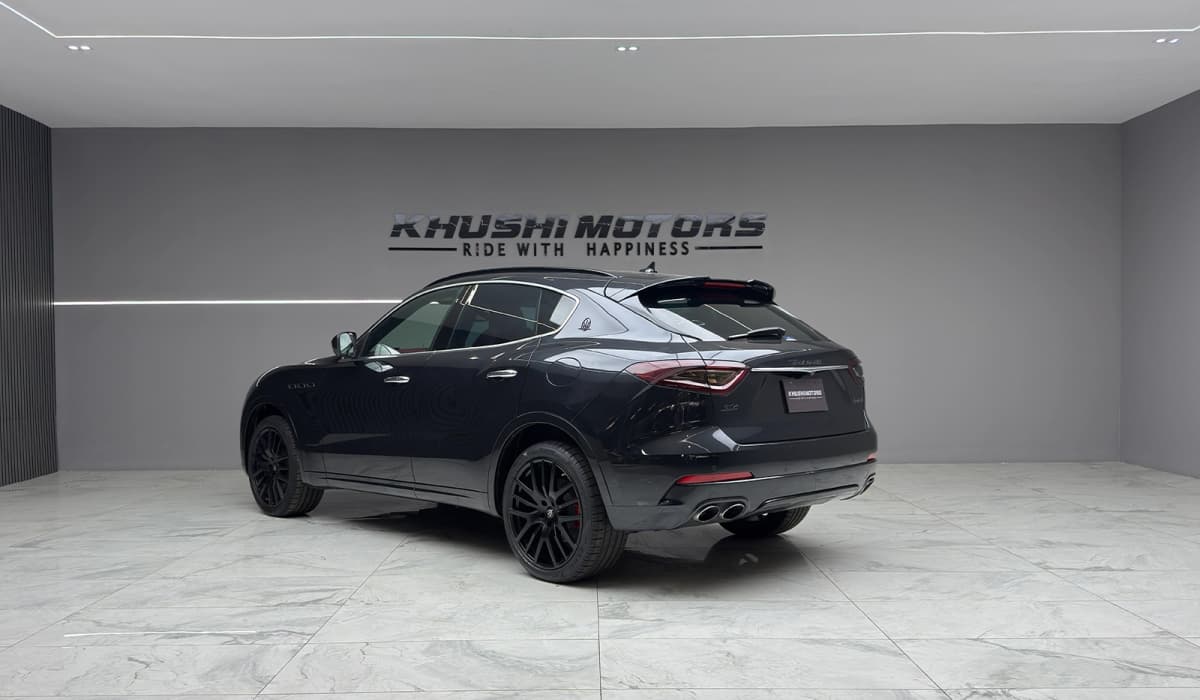 2018 Maserati Levante S Q4 image-9