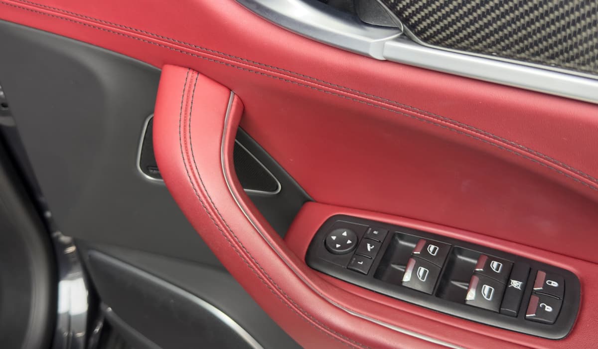 2018 Maserati Levante S Q4 image-22
