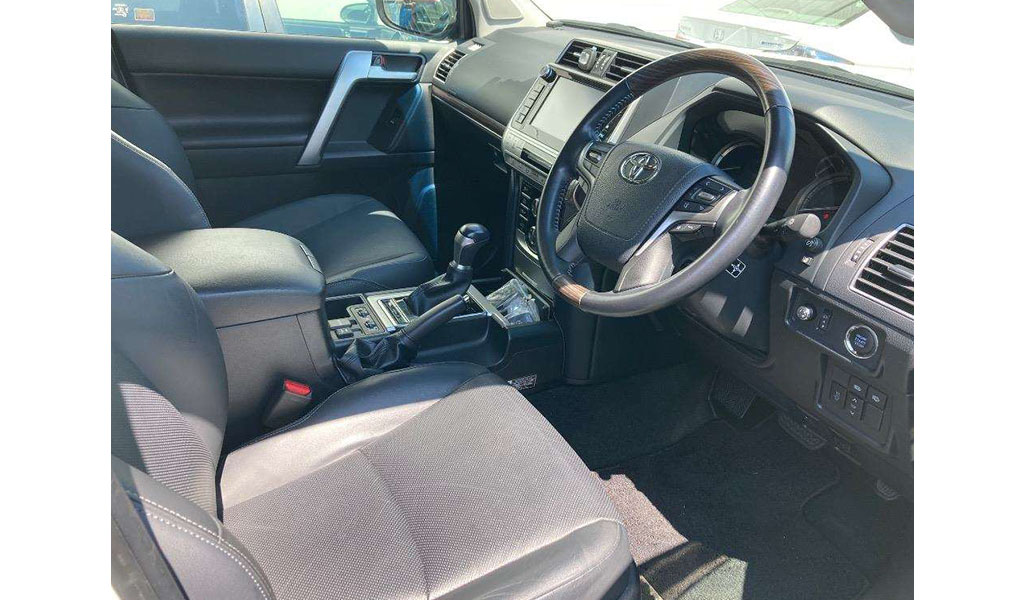 2018 Toyota Land Cruiser Prado TZ-G image-10