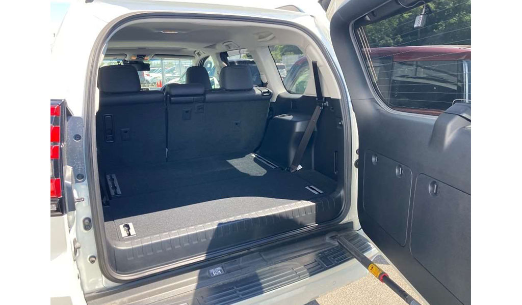 2018 Toyota Land Cruiser Prado TZ-G image-12