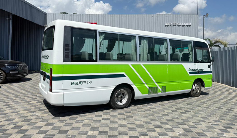 2000 Isuzu Journey image-11