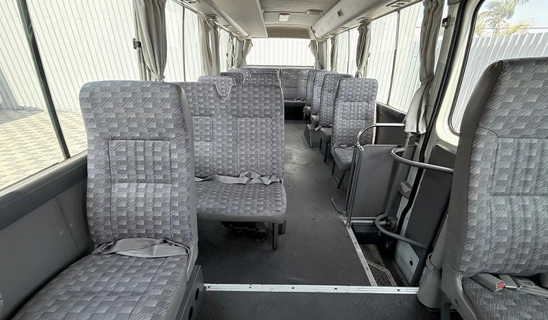 2000 Isuzu Journey image-13