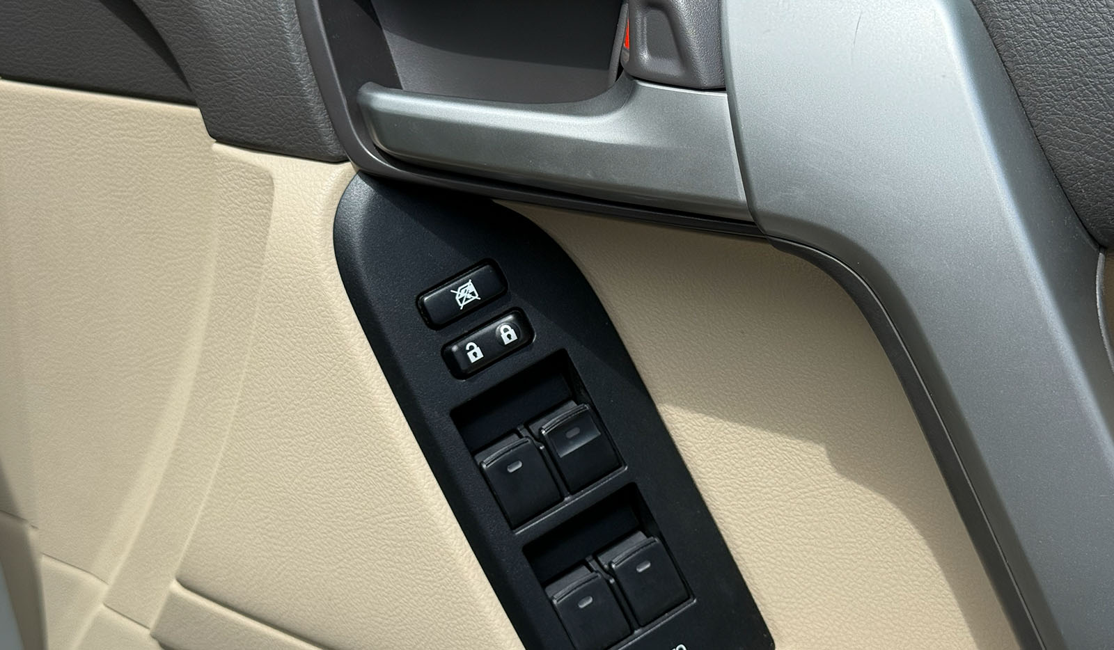 2018 Toyota Land Cruiser Prado TX-L Package image-10