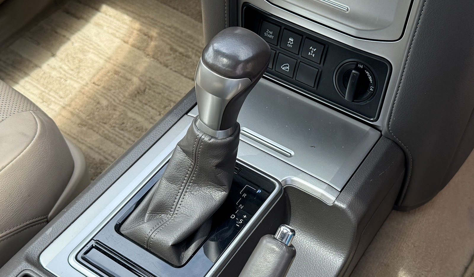 2018 Toyota Land Cruiser Prado TX-L Package image-11