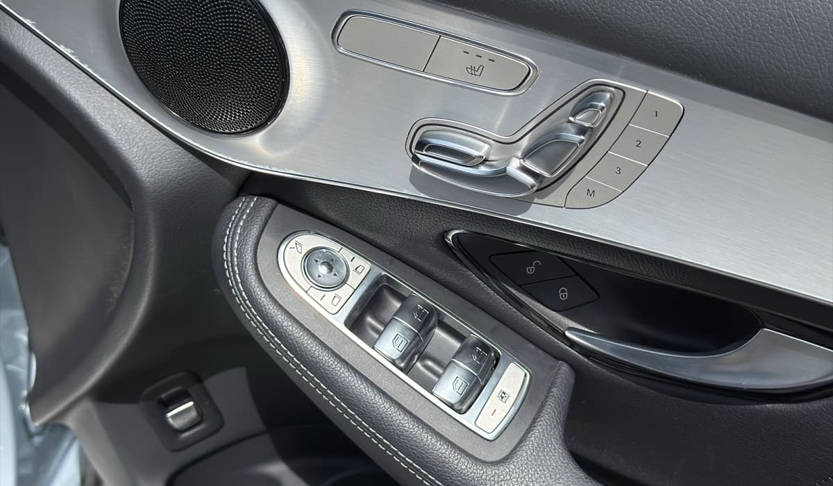 2018 Mercedes-Benz GLC-Class GLC200 image-11