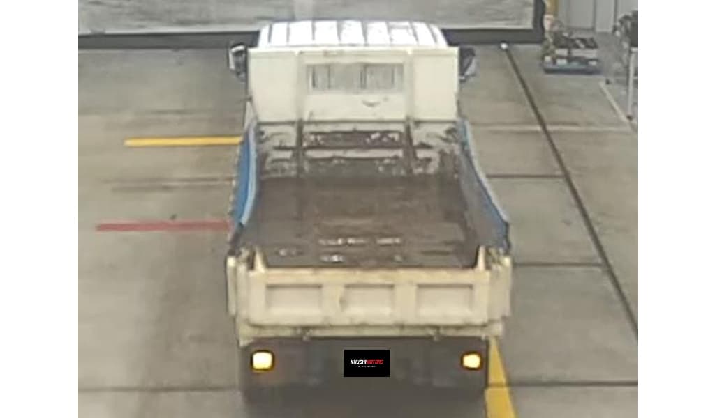 1995 Mitsubishi Canter Dump image-2
