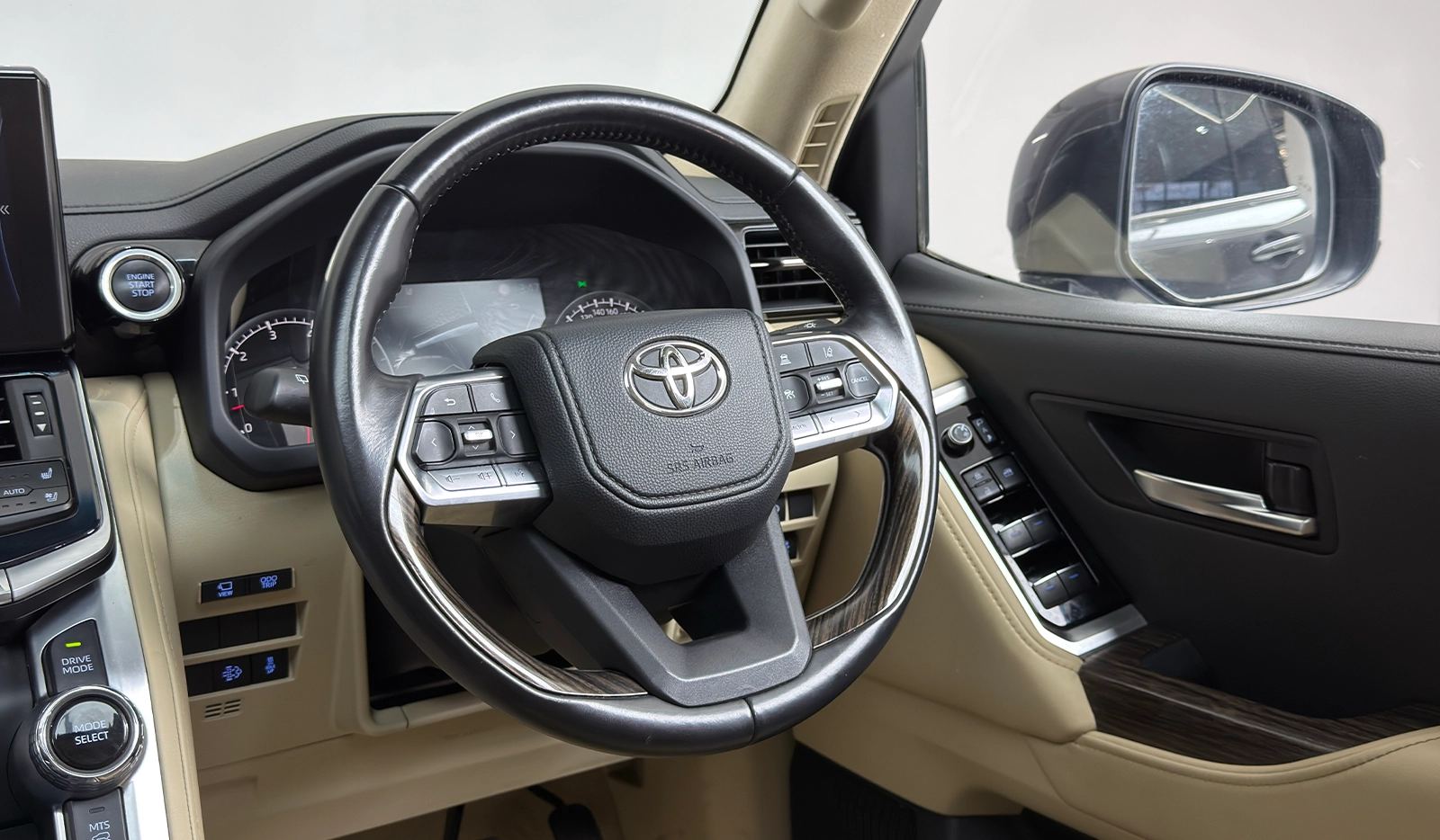 2021 Toyota Land Cruiser VX Sahara image-3