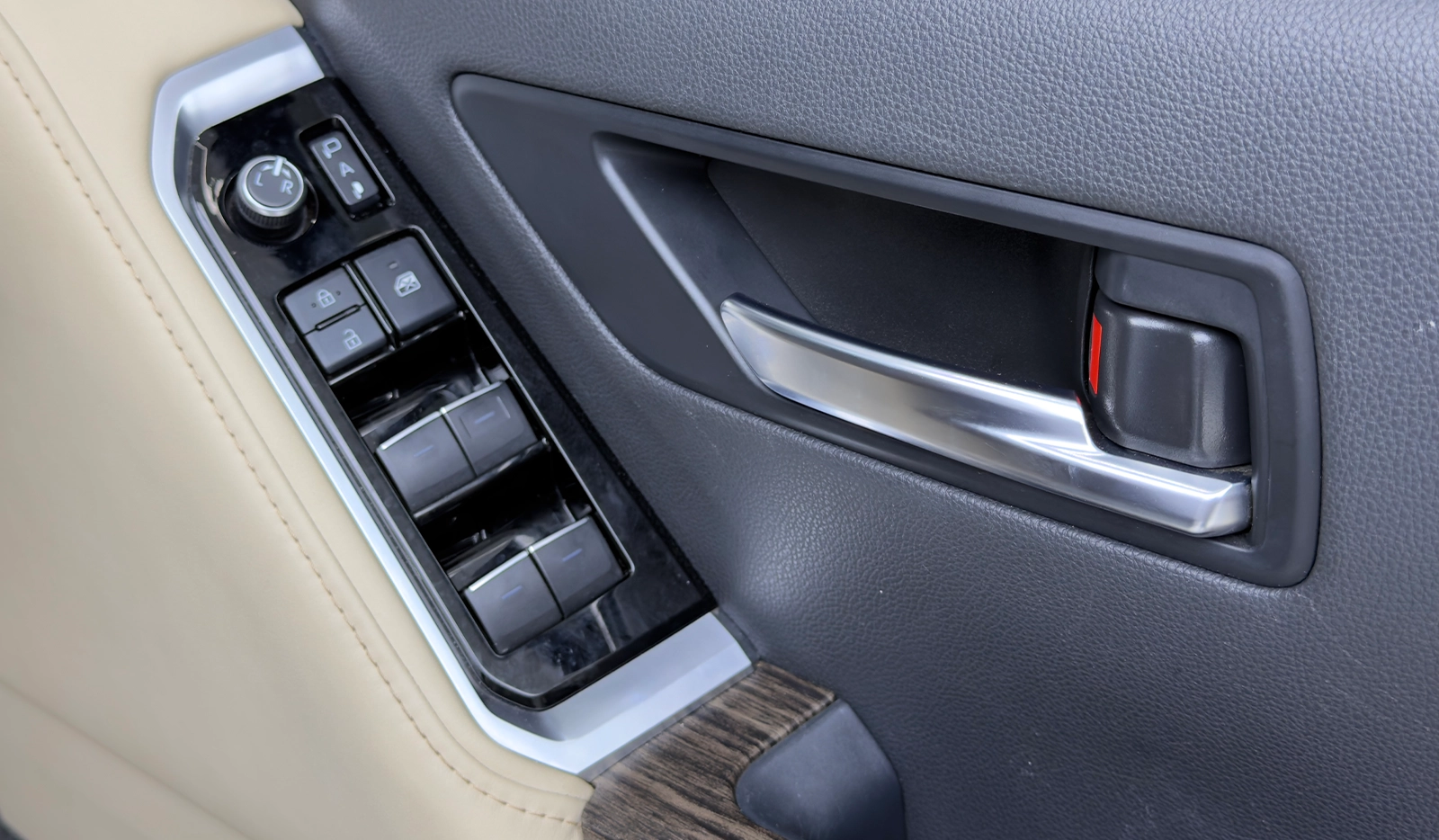 2021 Toyota Land Cruiser VX Sahara image-8