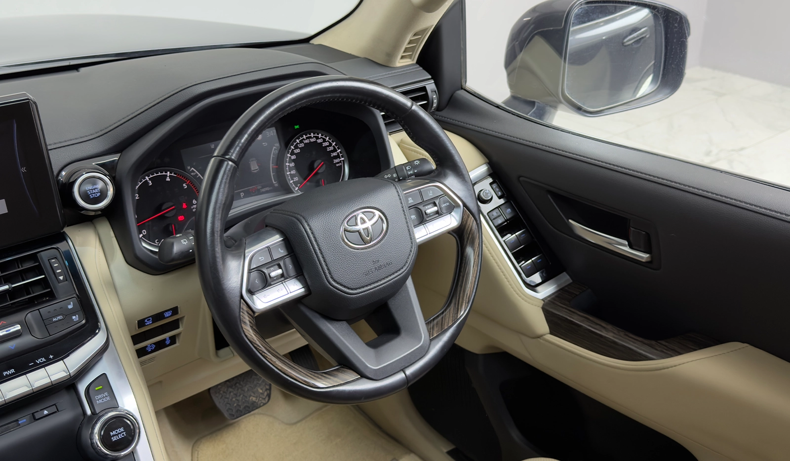 2021 Toyota Land Cruiser VX Sahara image-9