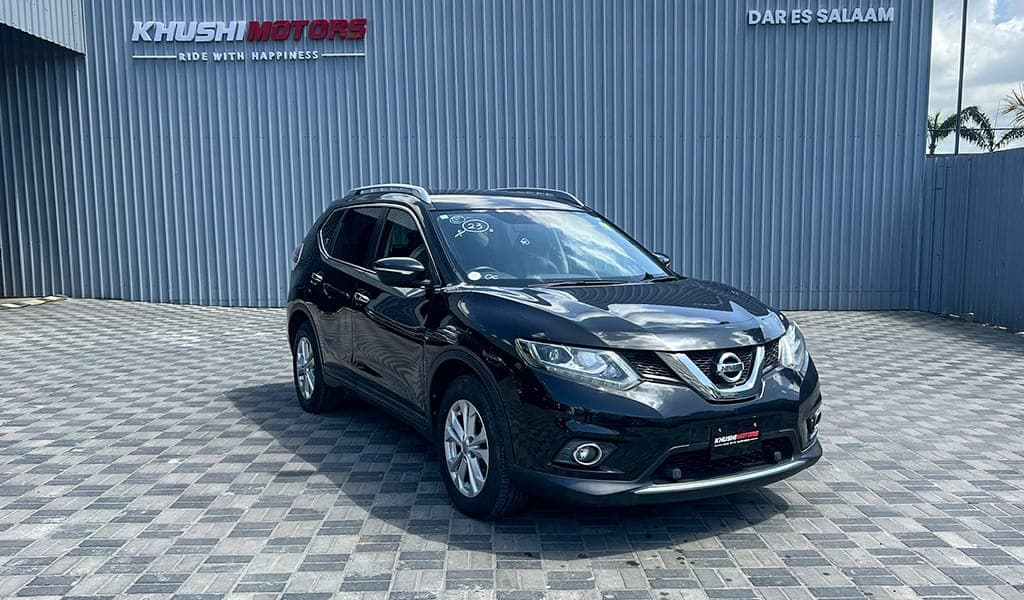 2015 Nissan X Trail image-1