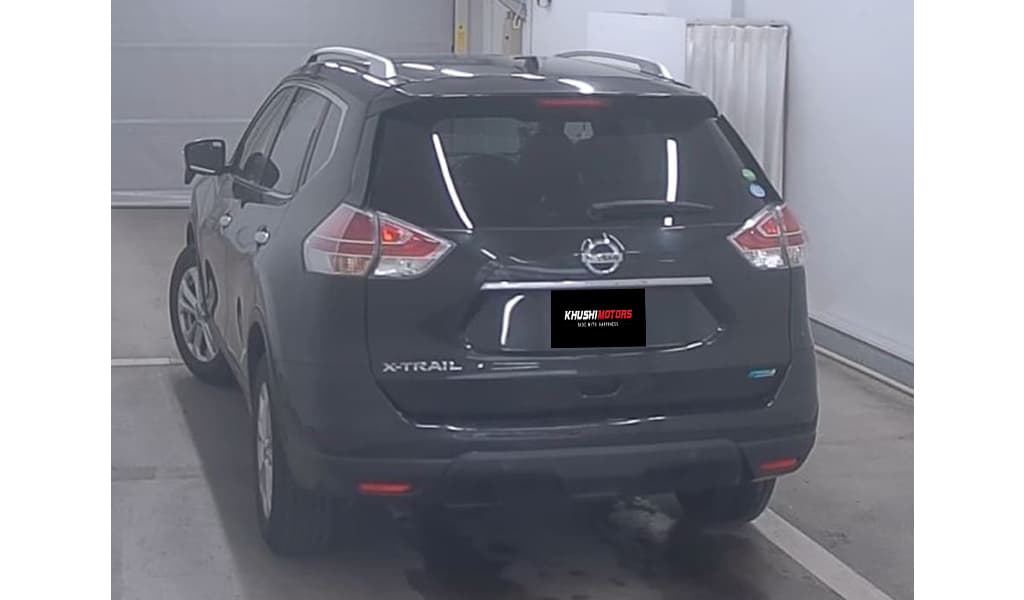 2015 Nissan X Trail image-2