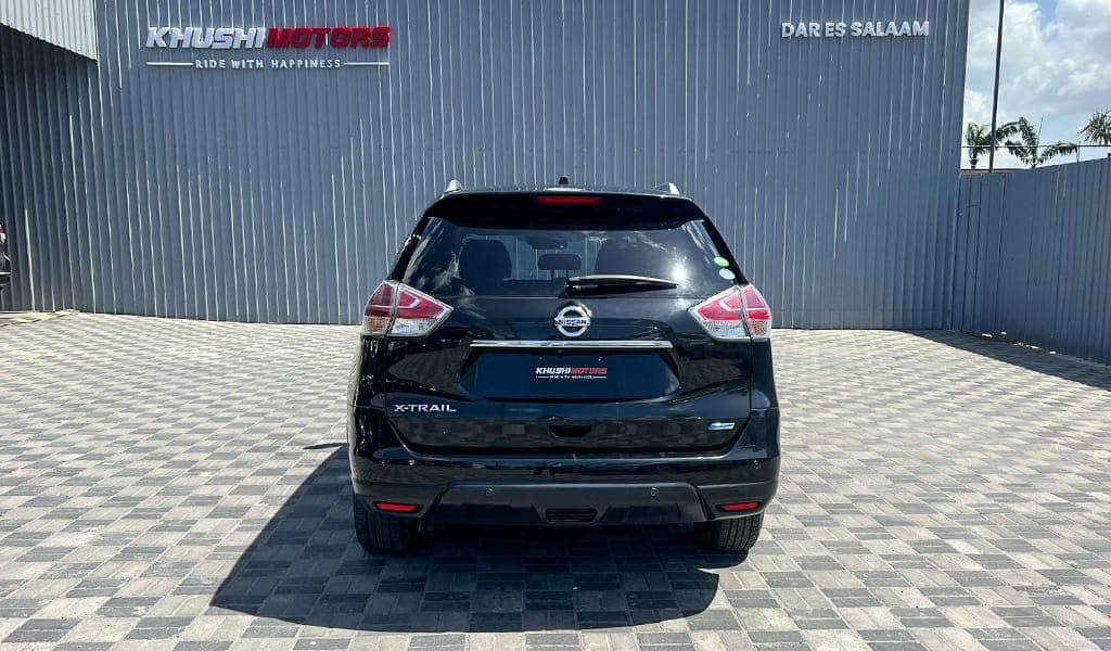2015 Nissan X Trail image-12
