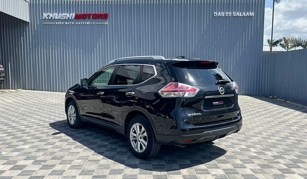 2015 Nissan X Trail image-14
