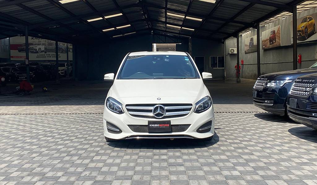 2016 Mercedes-Benz B-Class B180 image-1