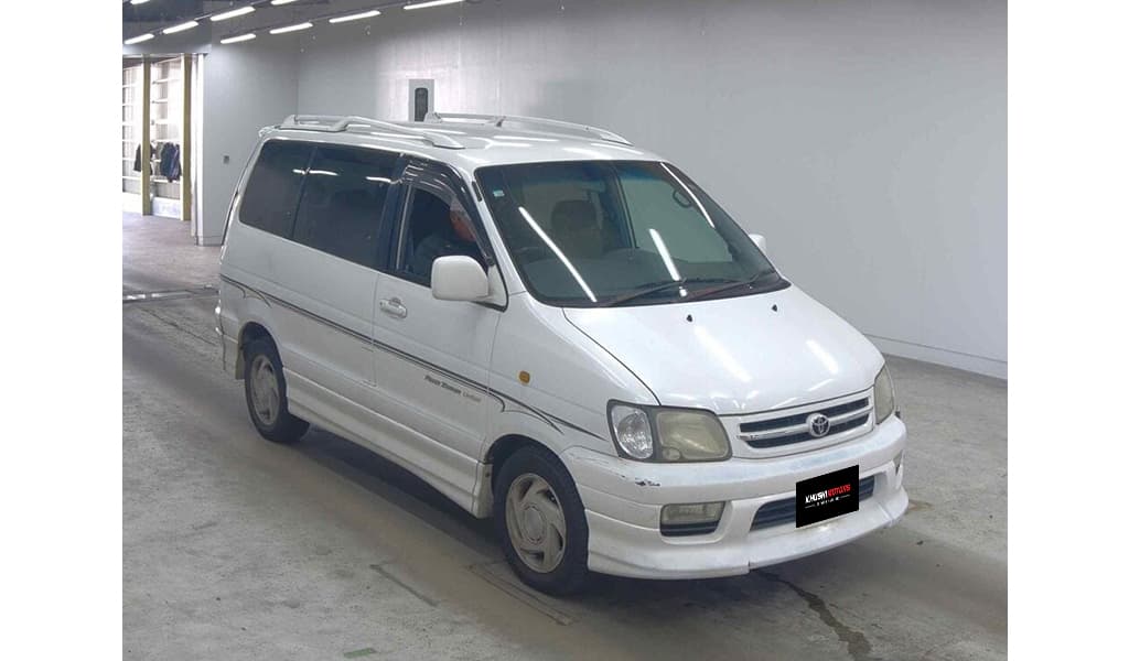 2000 Toyota Noah image-2