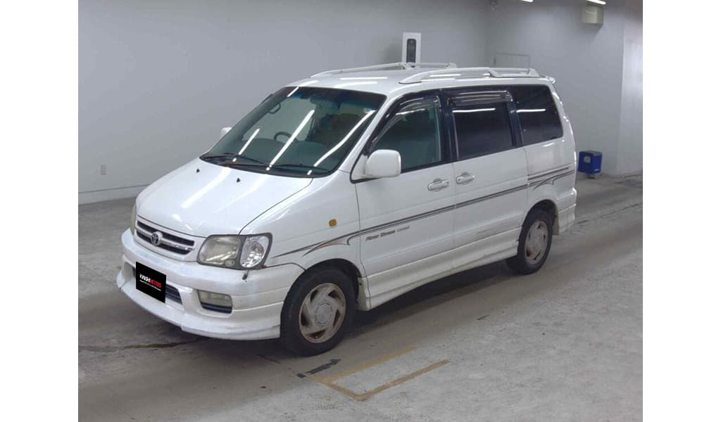 2000 Toyota Noah image-3